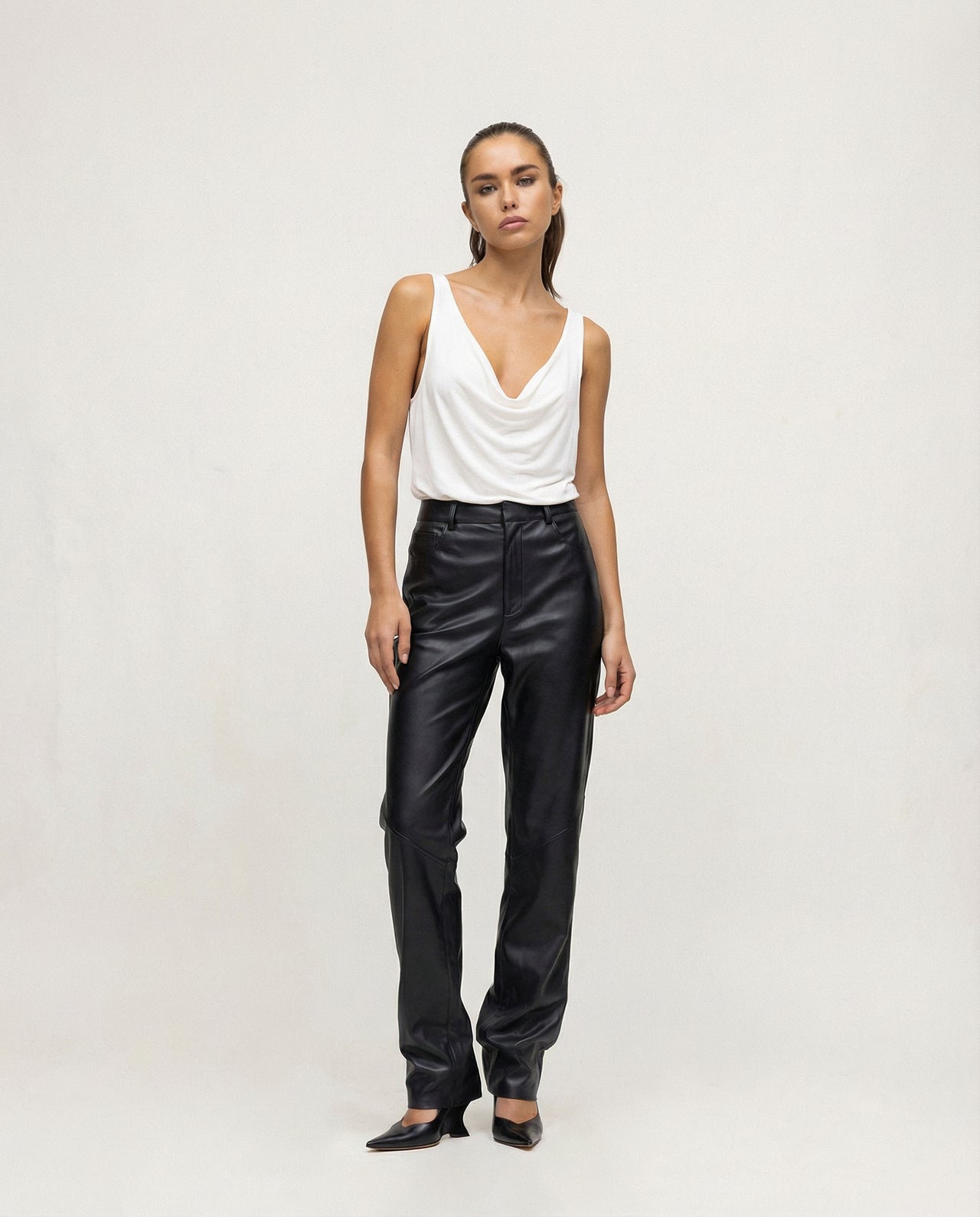 SLIM PANT in Black